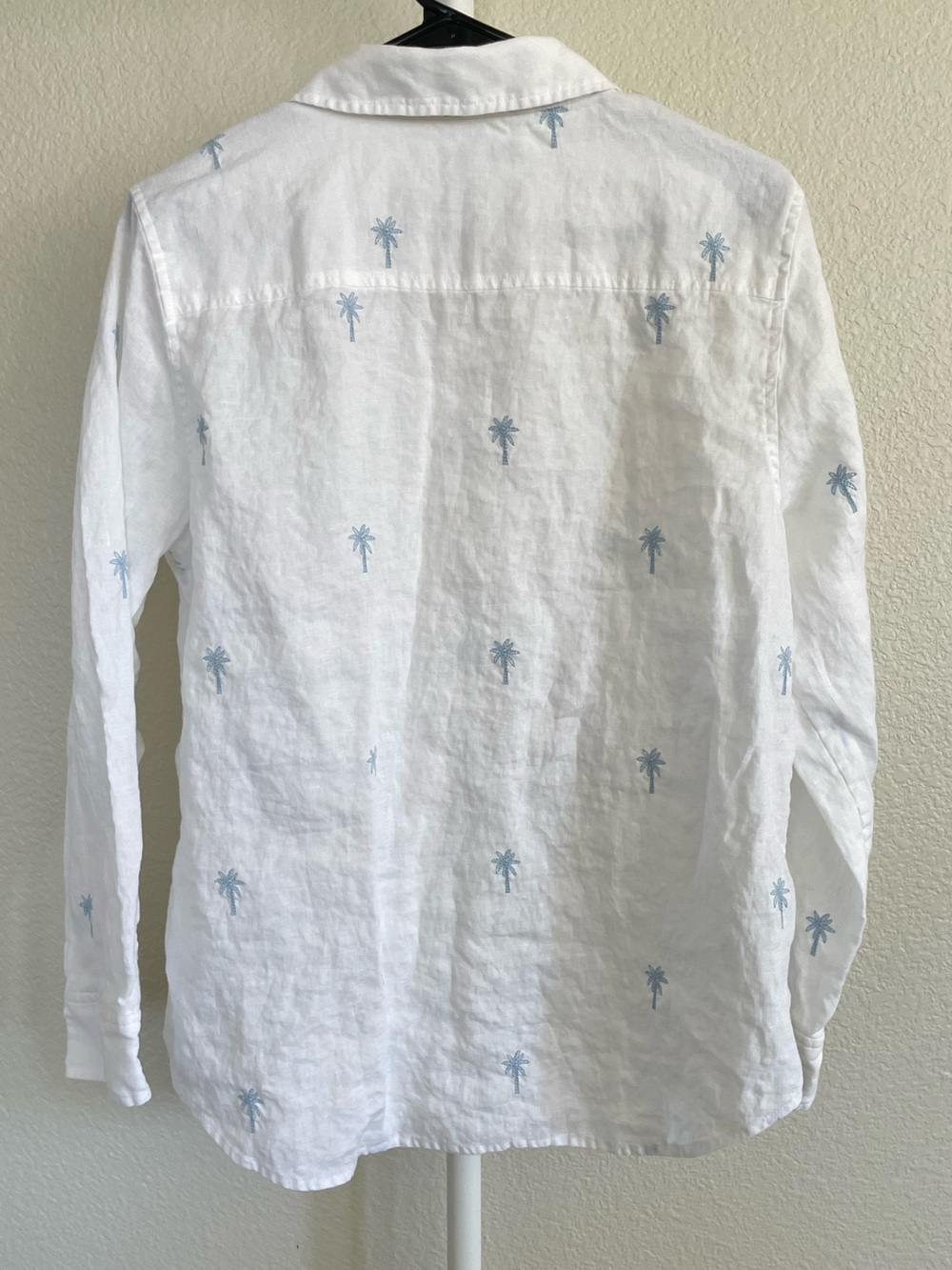 Tommy Bahama Linen Palm Embroidered Point Collar Long Sleeve Button Front Shirt - Picture 5 of 7